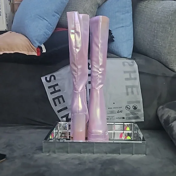 Pink Metallic boots - Picture 3 of 4